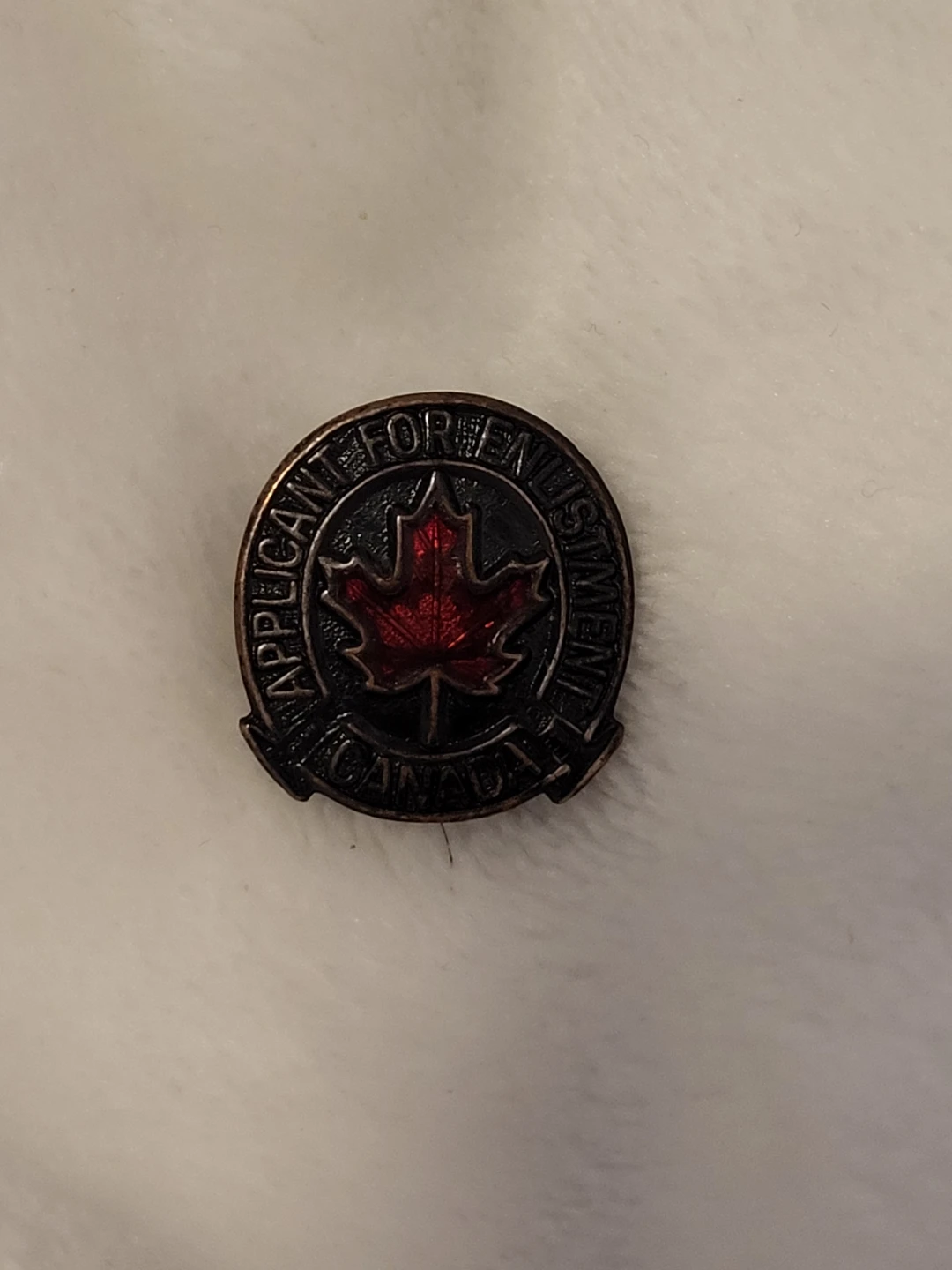 WWll Canadian Applicant for Enlistment Lapel Badge 1942-1943