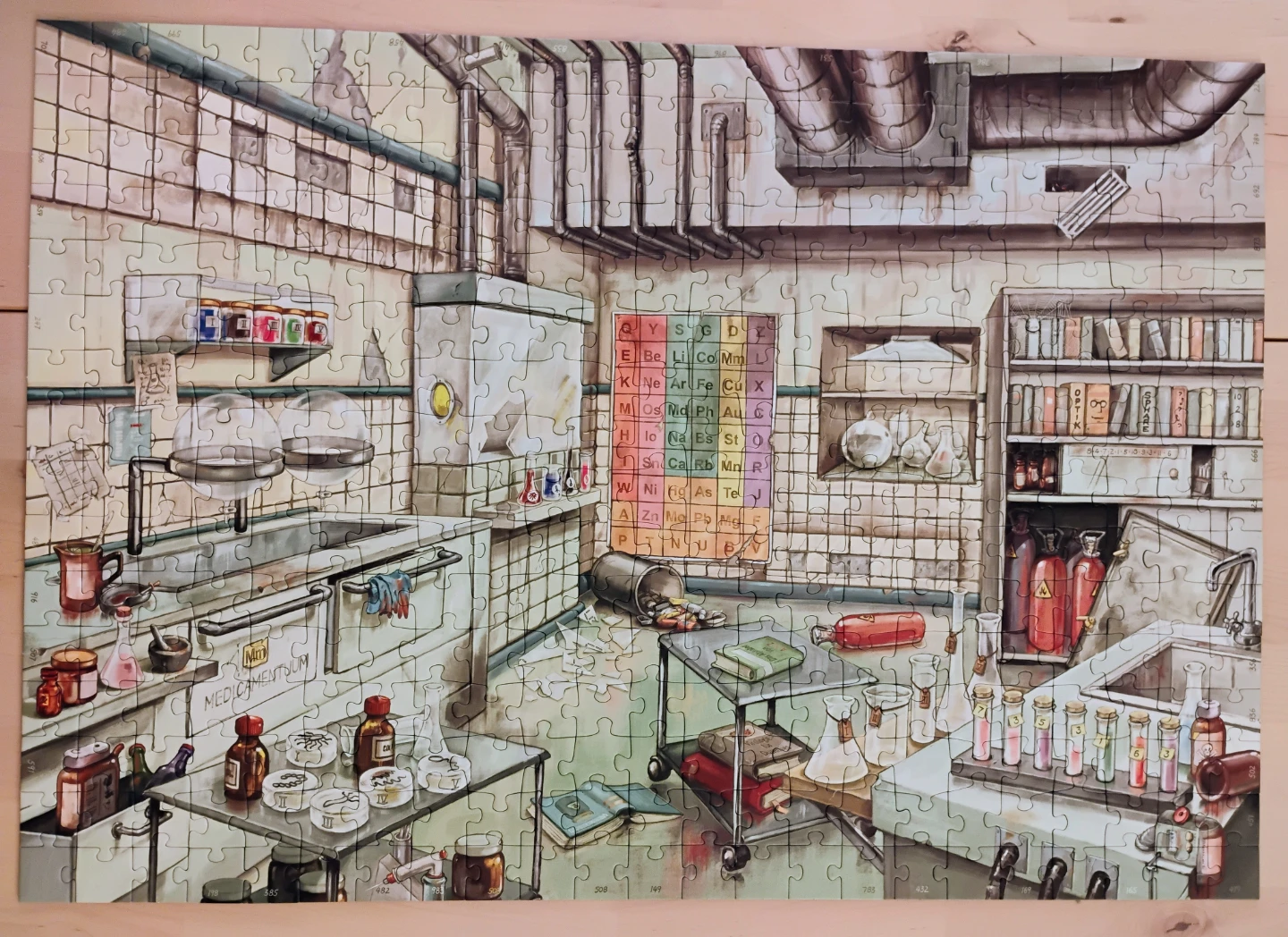 Ravensburger Escape Puzzle 368 - The Chemist's Lab - photo 2