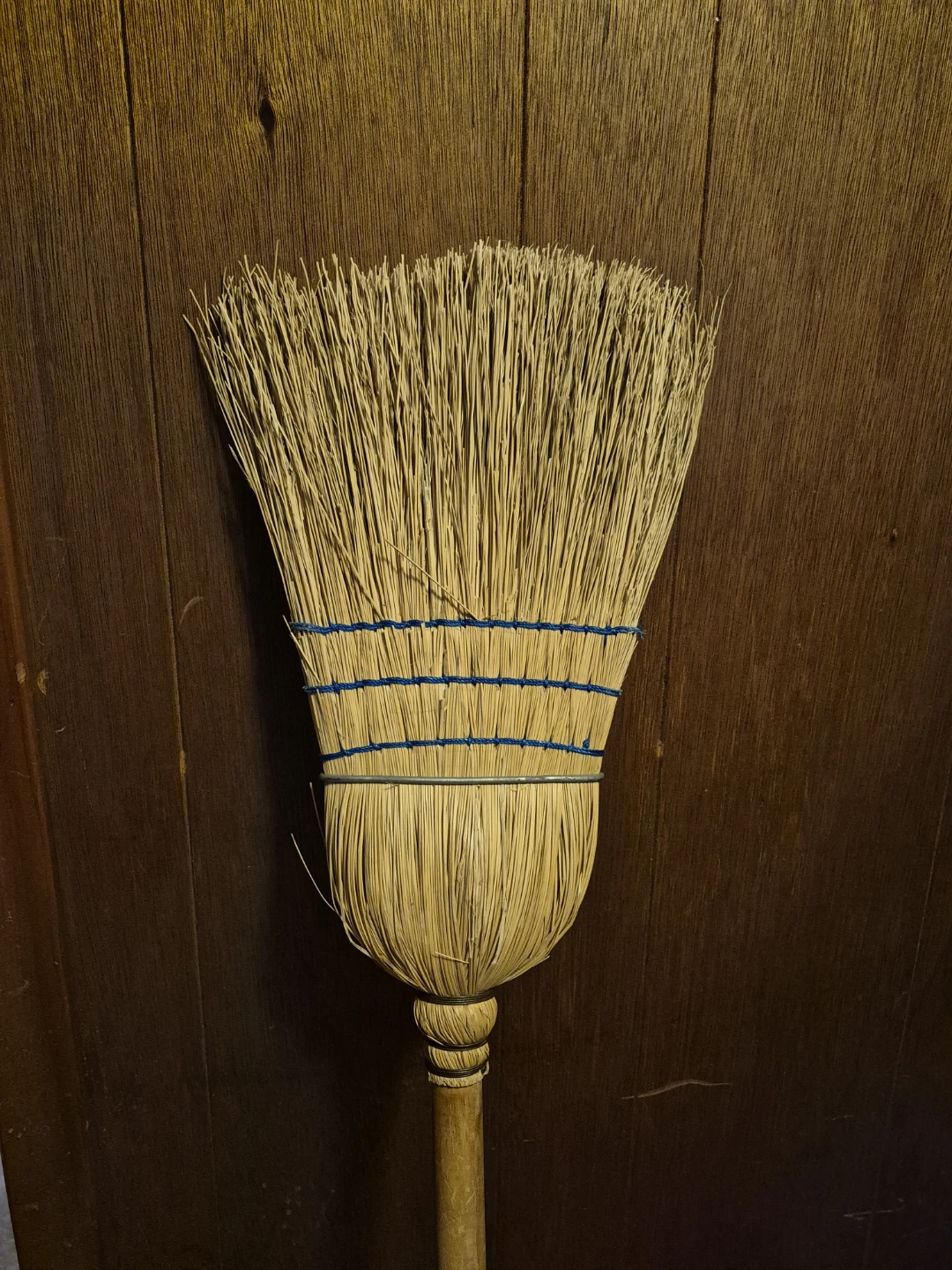 Classic Straw Corn Broom 🧹 - photo 3