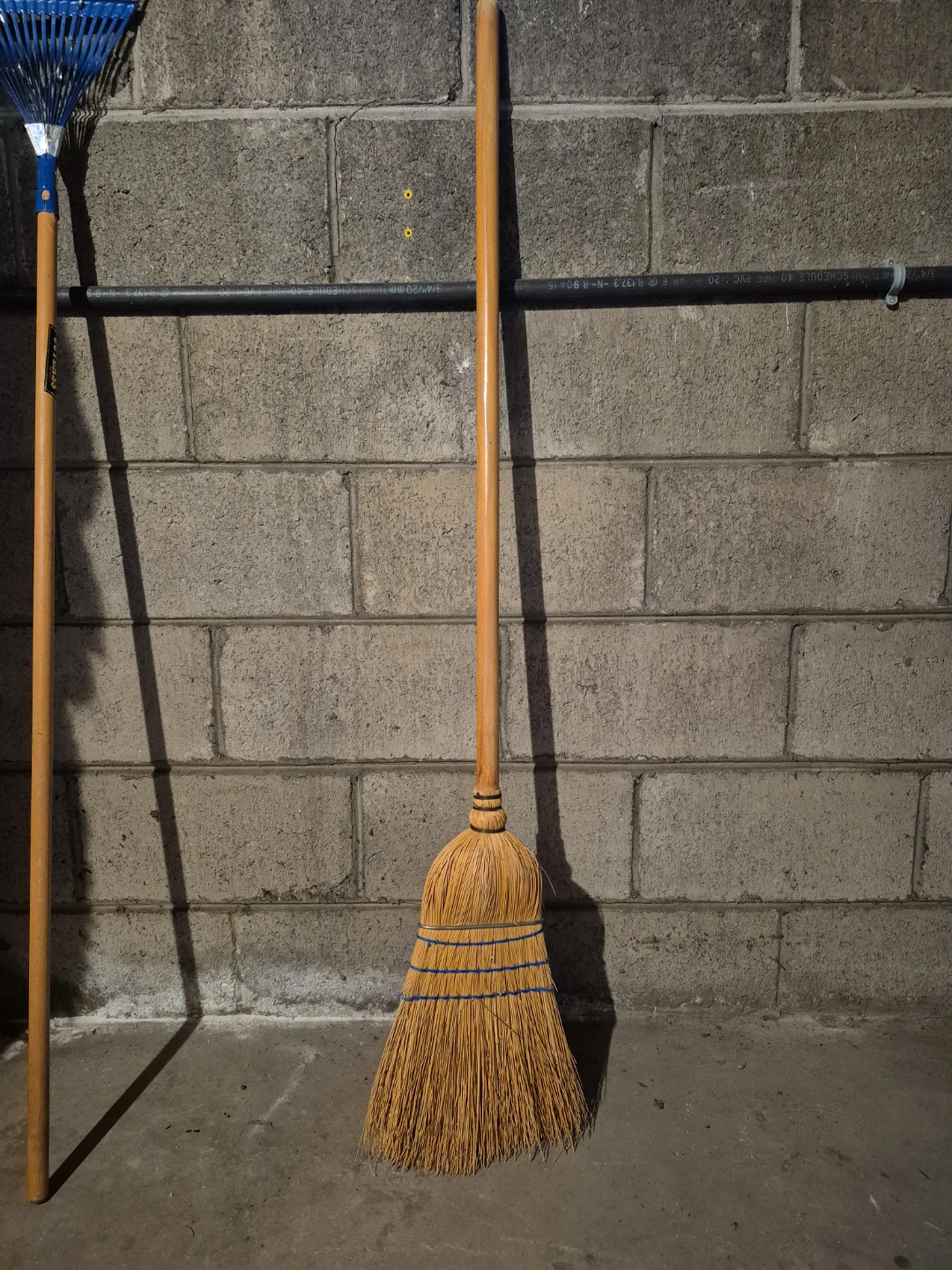 Classic Straw Corn Broom 🧹 - photo 4