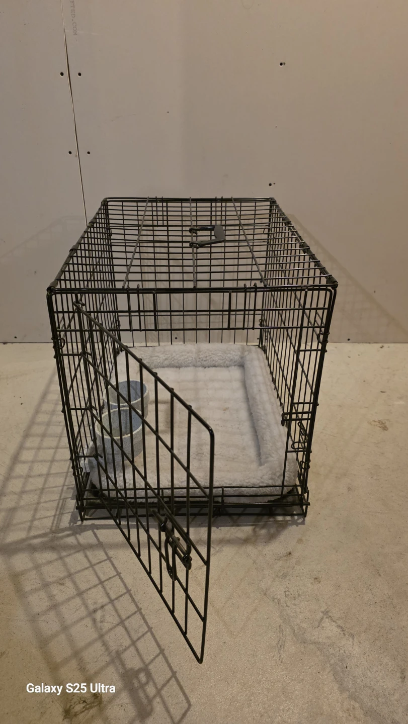 Wire Dog Crate with Plush Bed and Bowls - photo 2