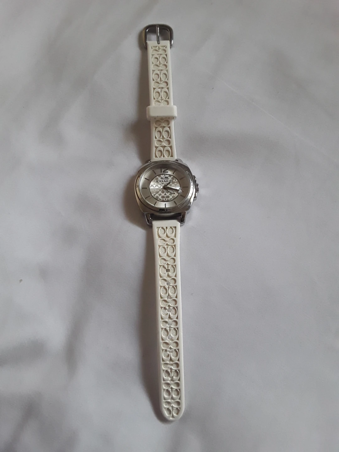 WOMRN'S COACH WHITE SIGNATURE WATCH