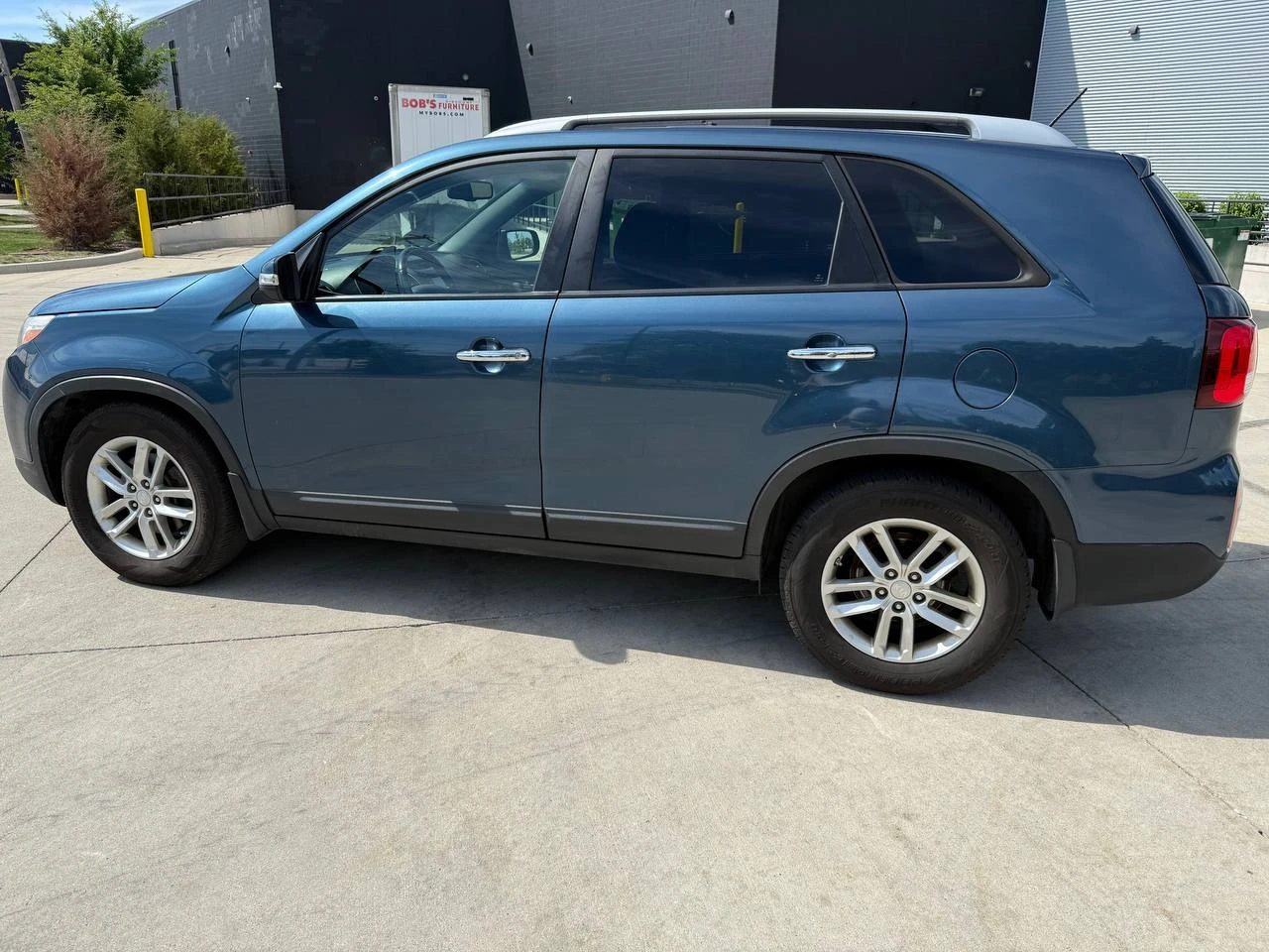 2014 Blue Kia Sorento SUV - photo 5