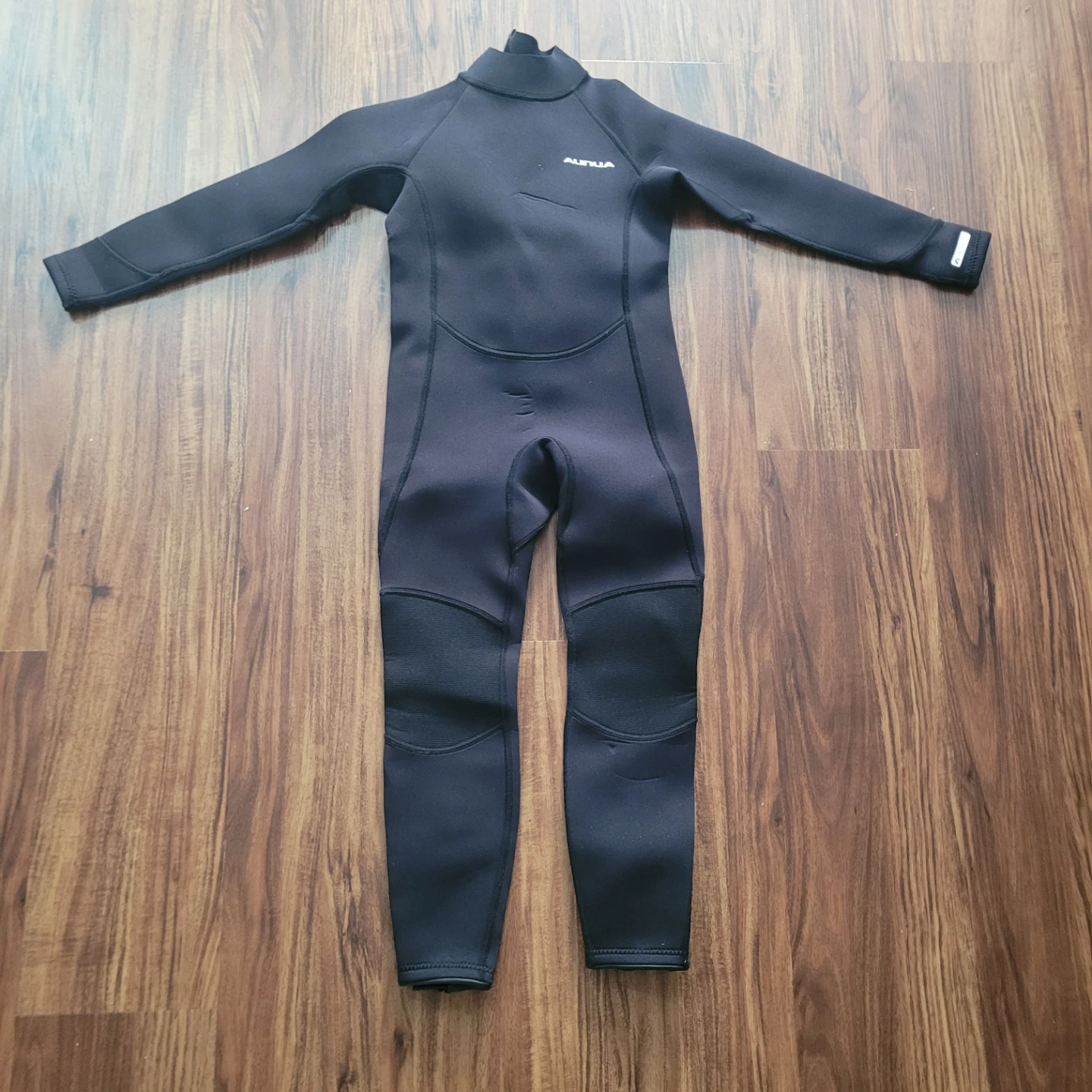 AUNUA Kids Wetsuit Size 8