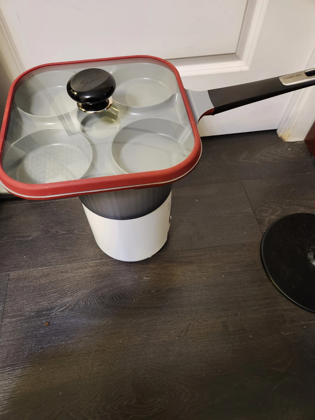 Sizzle 4-Cup Egg Cooker