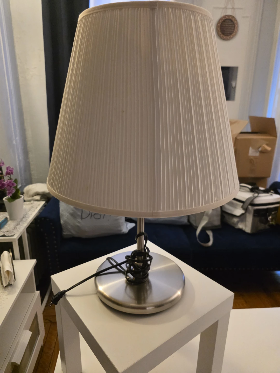 White Pleated Table Lamp ⚽