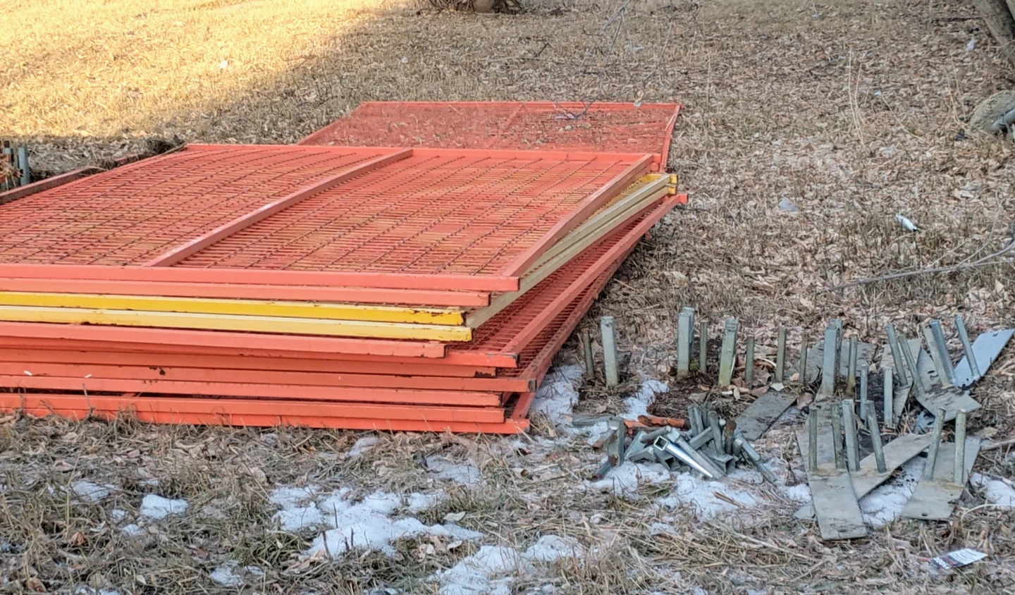 16 (6ft x 9ft) Temporary Construction Fencing Panels+Base Feet