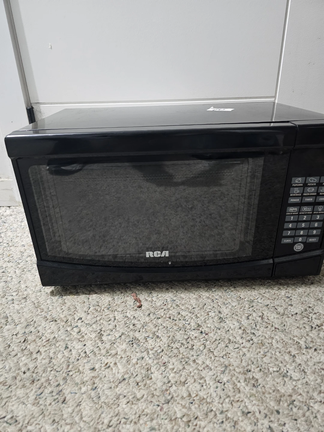 RCA Black Microwave Oven - photo 2