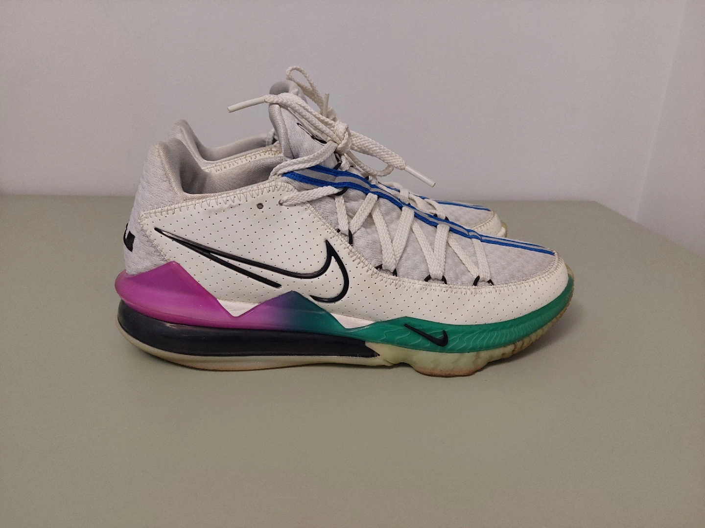 Nike LeBron 17 Low Glow Shoes