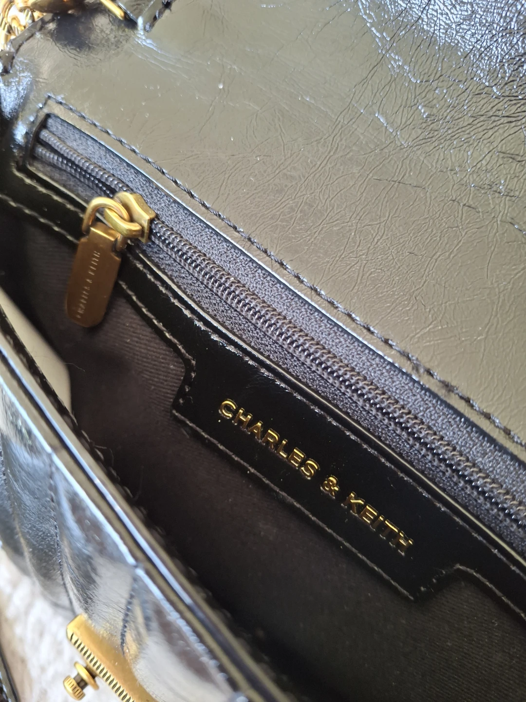 Charles & Keith .Leather with Gold Chain - photo 3