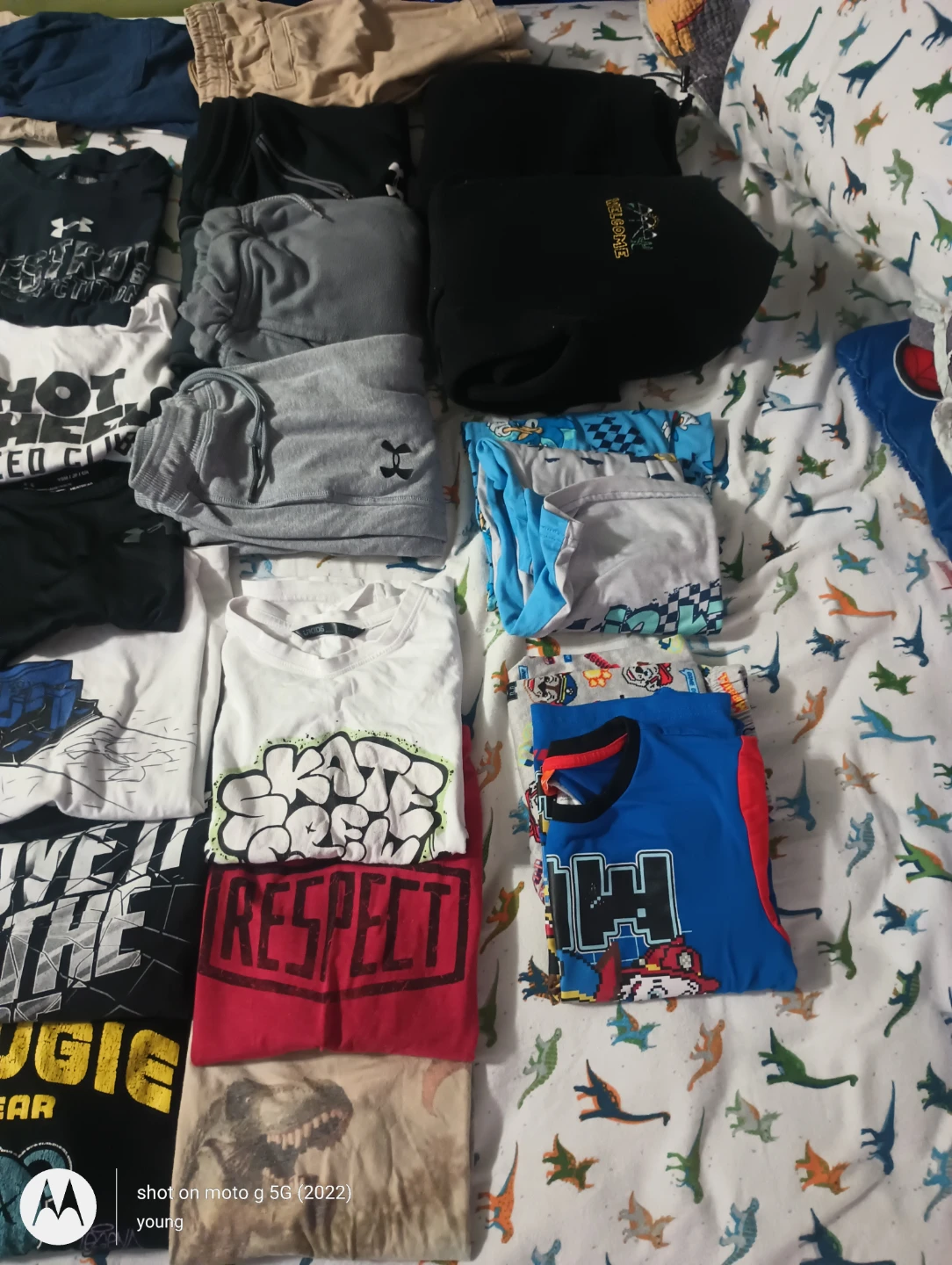 BOYS T-shirts,  Shorts and Sweats Bundle - photo 5