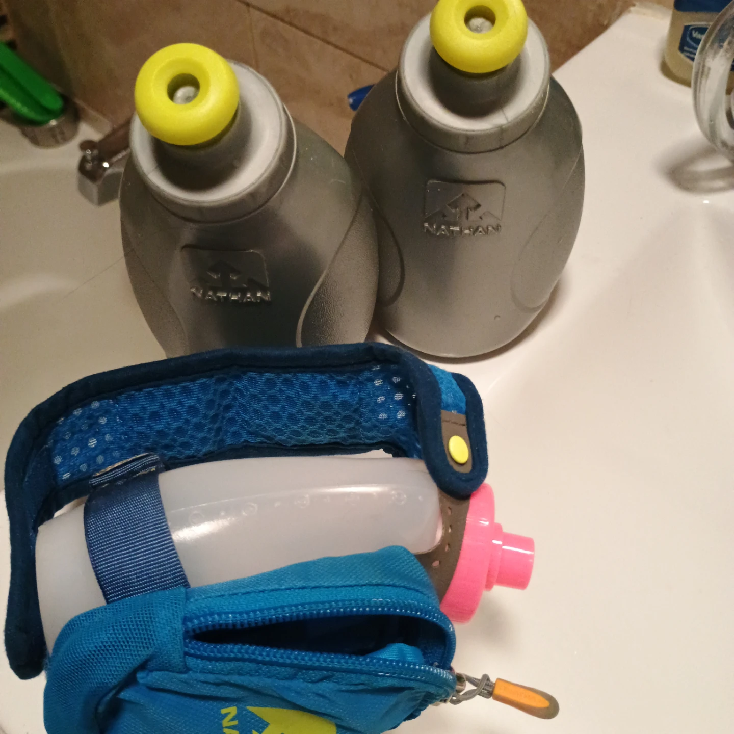 Nathan Running Hydration Belt with 2 Water Bottles - photo 2