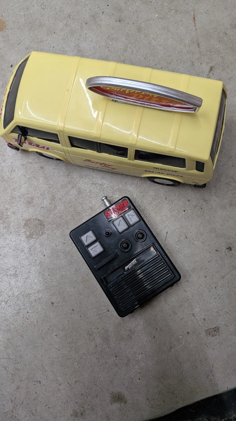 Stranger Things Surfer Boy Pizza Van Remote Control Toy ⚽