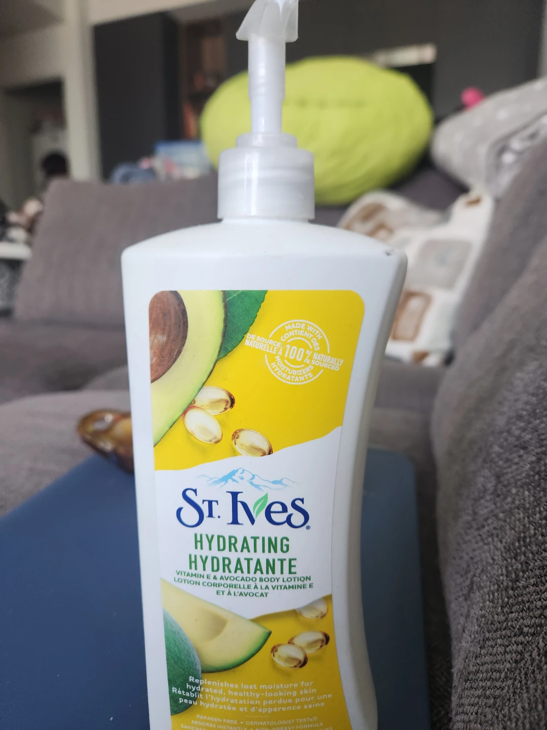 St. Ives Hydrating Vitamin E & Avocado Body Lotion