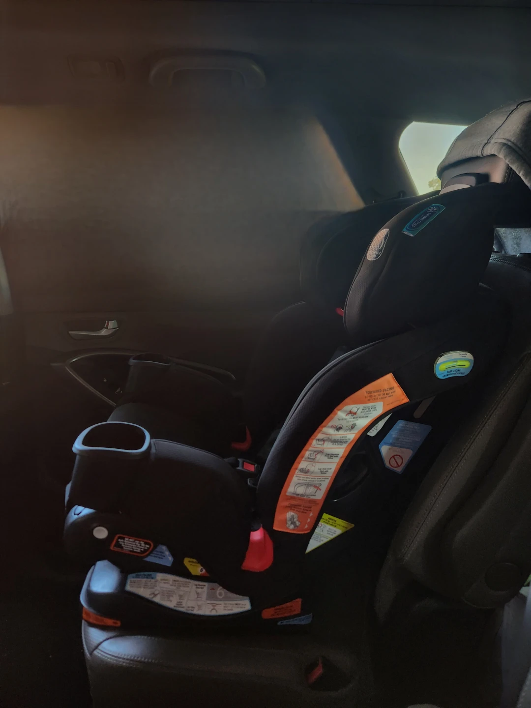 Graco Extend2Fit 3-in-1 Convertible Car Seat - photo 3