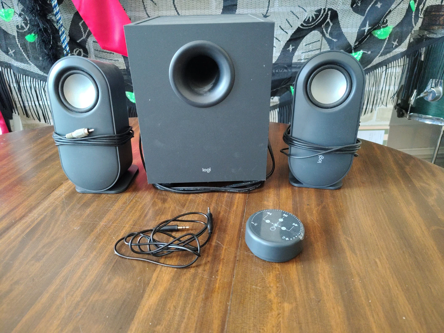 Logitech 2.1 Speaker System with Subwoofer