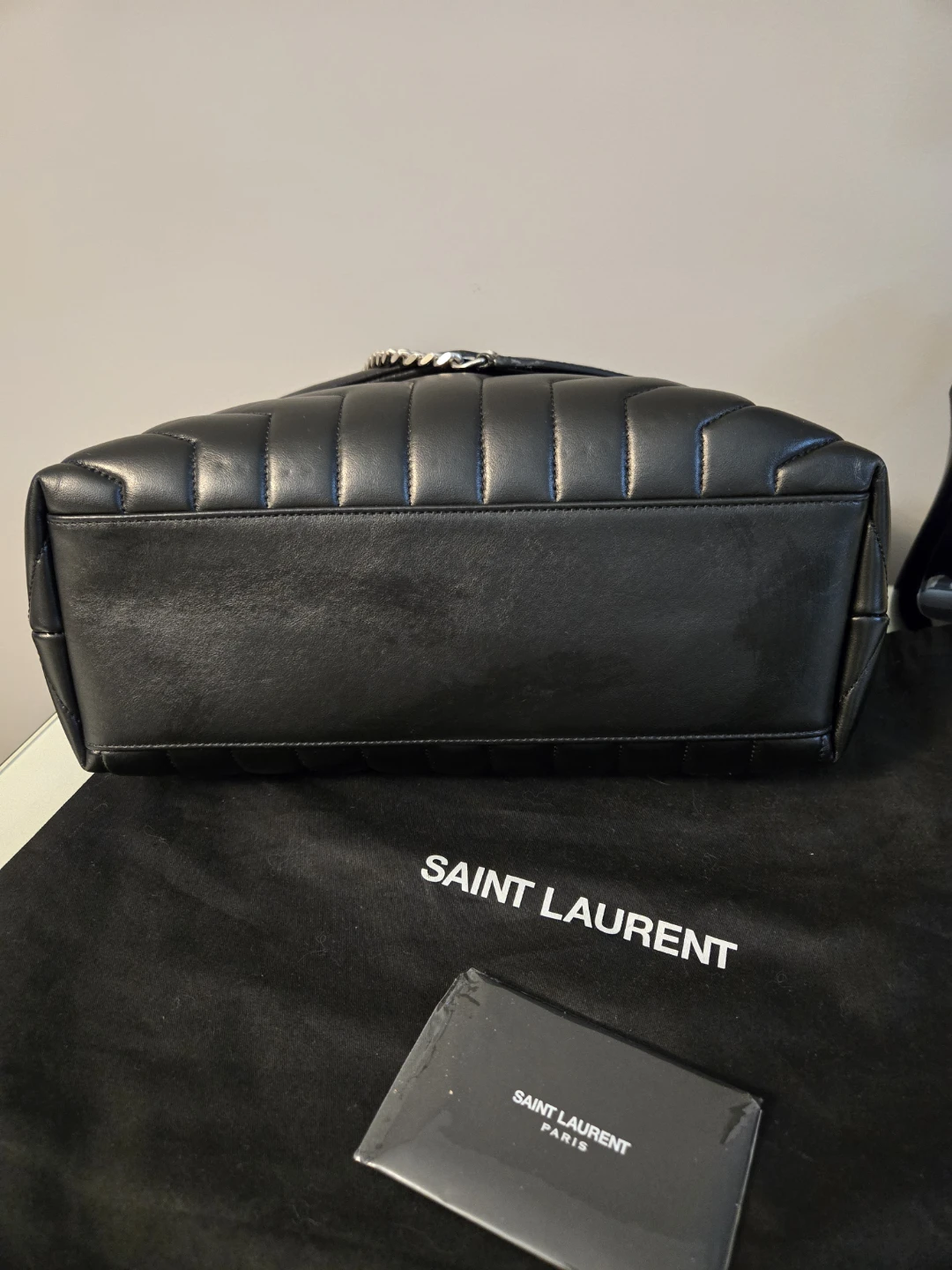 Authentic Saint Laurent Black Leather Shoulder Bag - photo 2