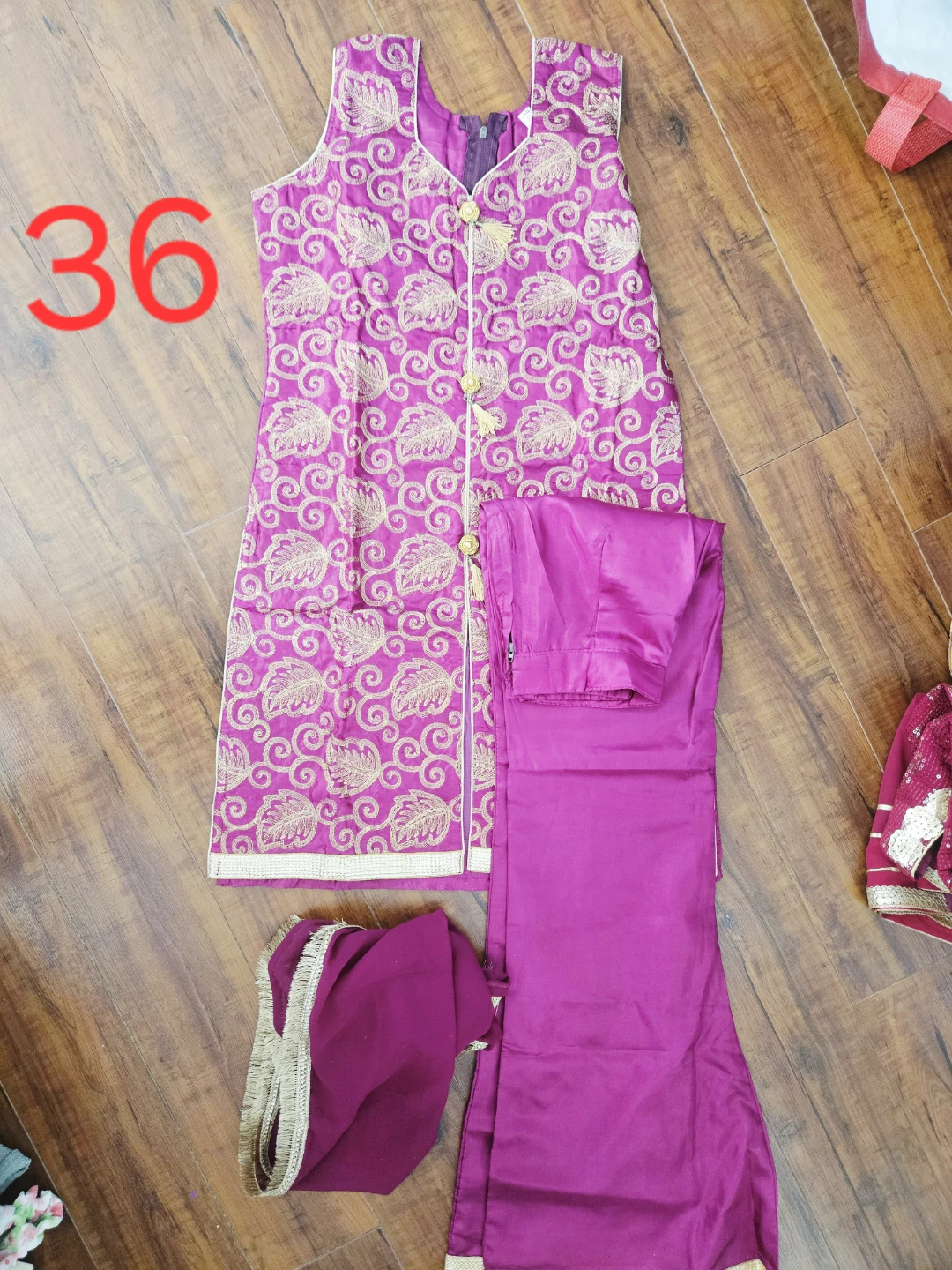 Girl's Indian Outfit - Sizes 32, 34, 36