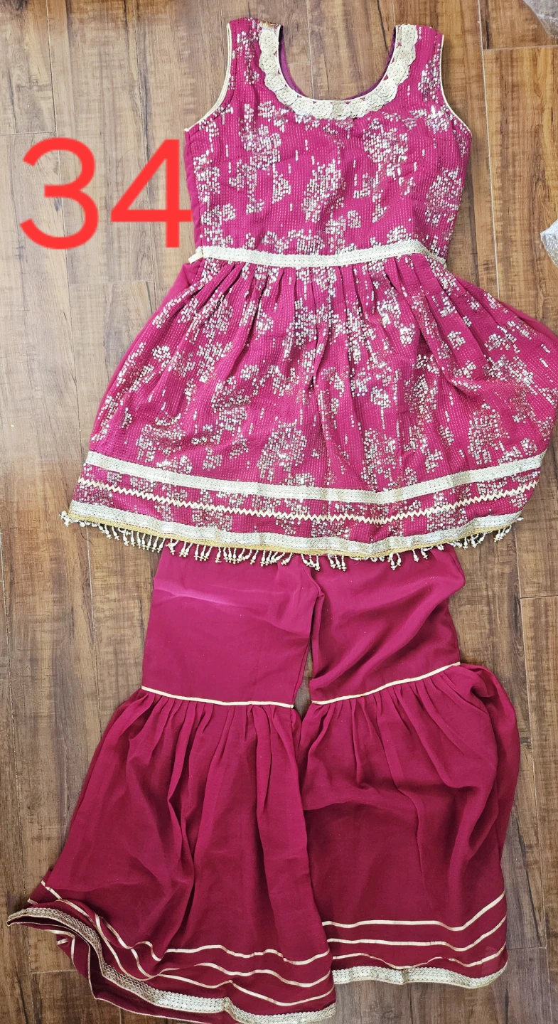 Girl's Indian Outfit - Sizes 32, 34, 36 - photo 2
