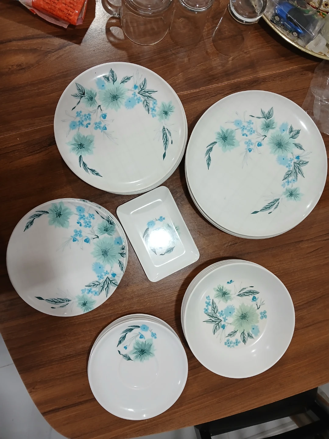 White Floral Dinnerware Set