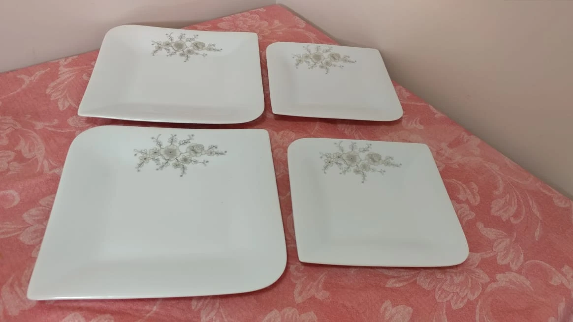 Set of 4 Square White Plates with Floral Design