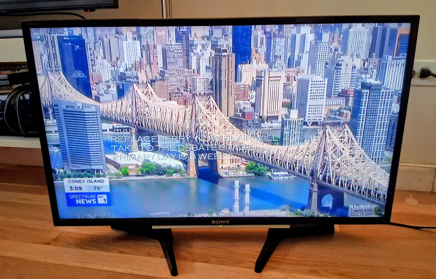 Sony TV 32 inch