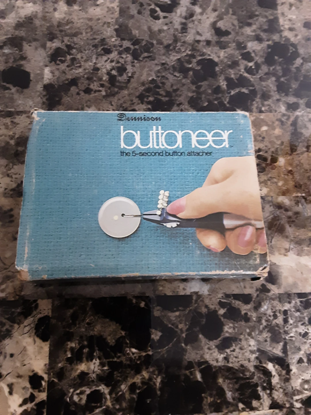 Dennison Buttoneer the 5-second button attacher kit - photo 3
