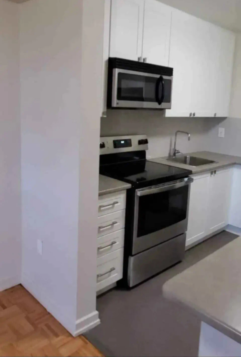 Studio Apartment Furnishings and Appliances - photo 4