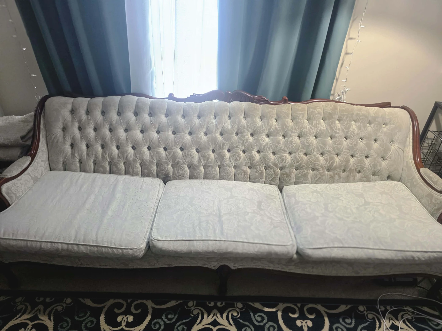 Vintage Tufted Sofa - photo 4