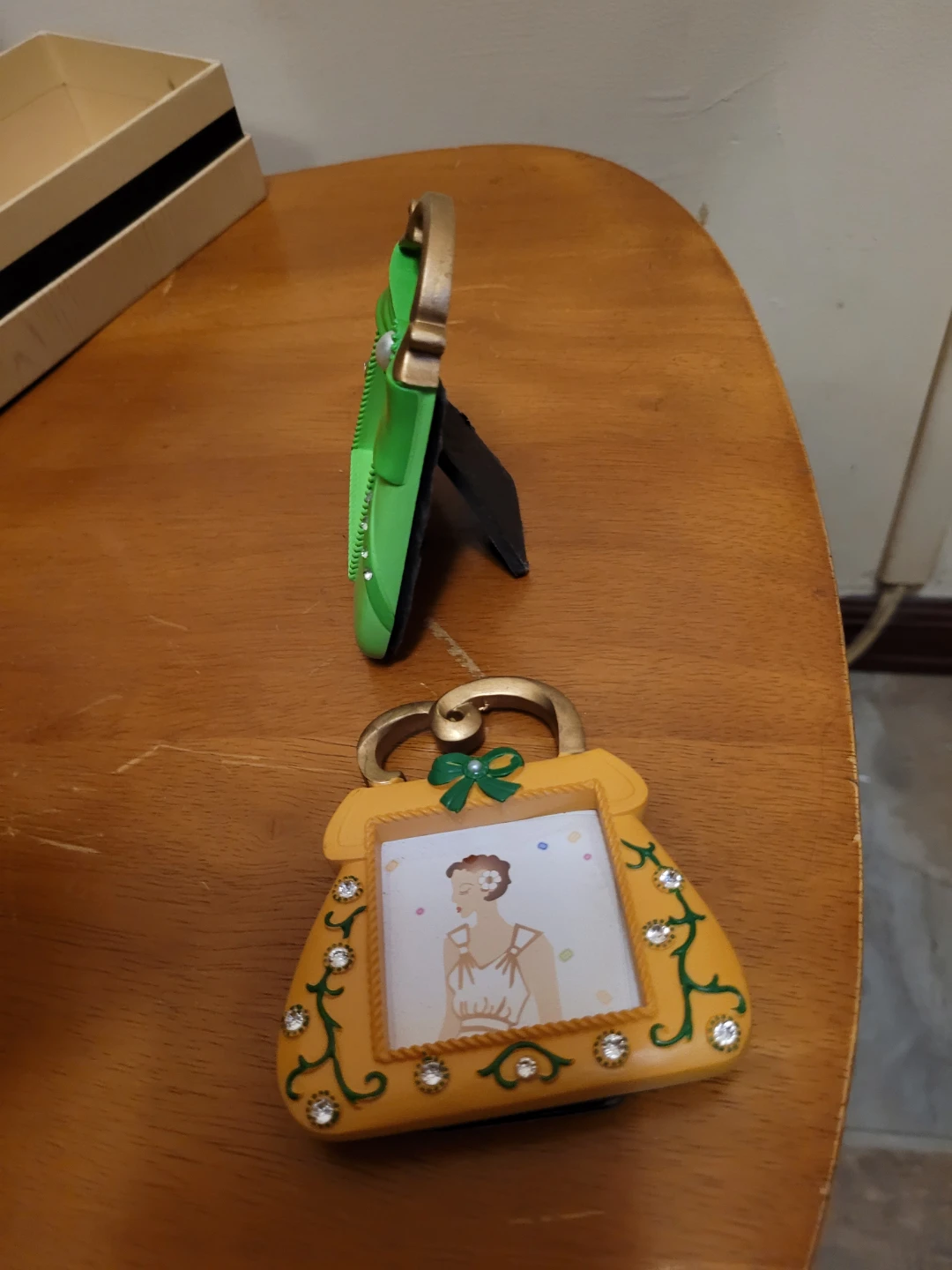 Set of 2 Decorative Photo Frames purse shaped - photo 2