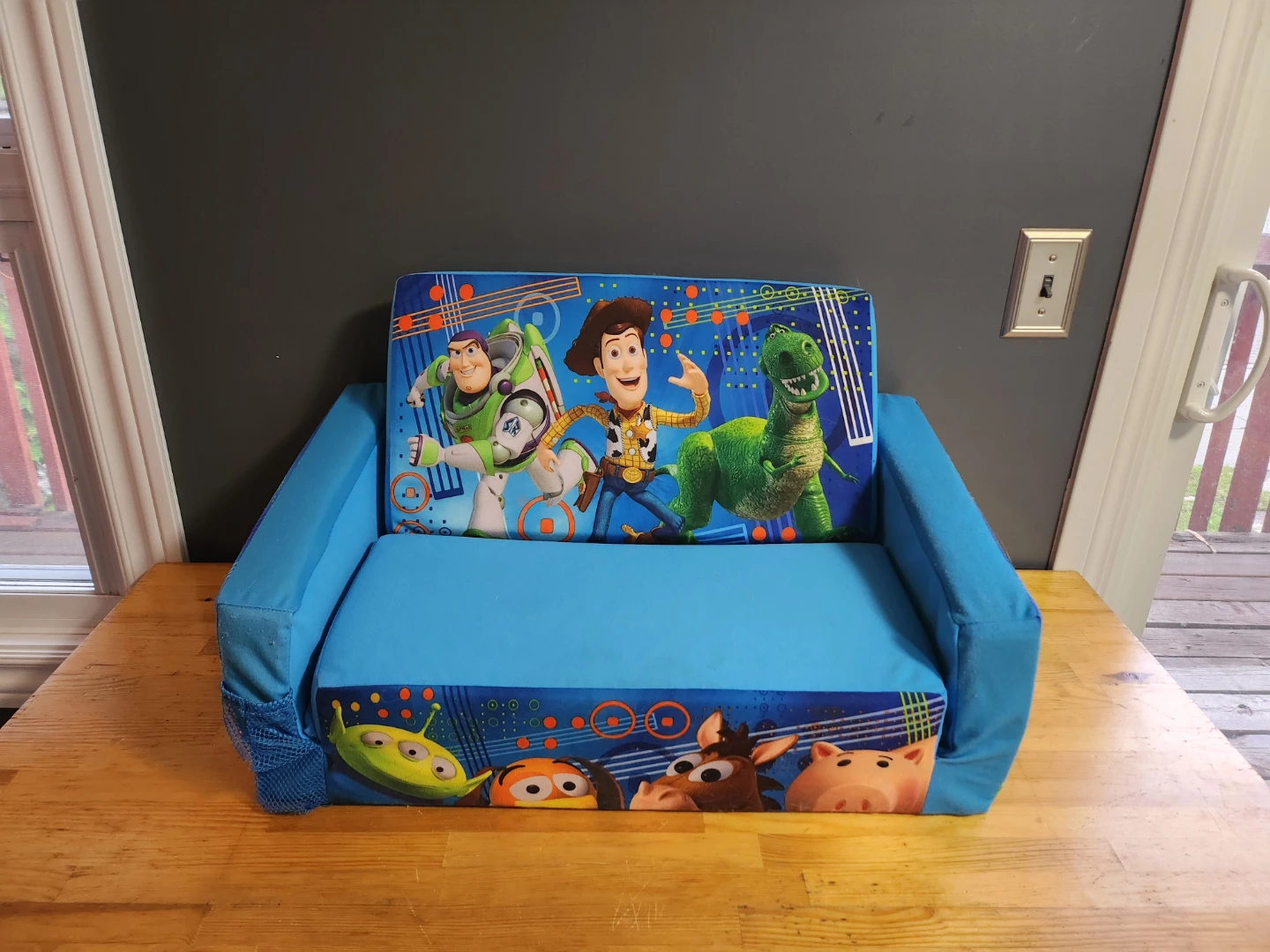 Disney Pixar Toy Story 2-in-1 Flip-Open Sofa