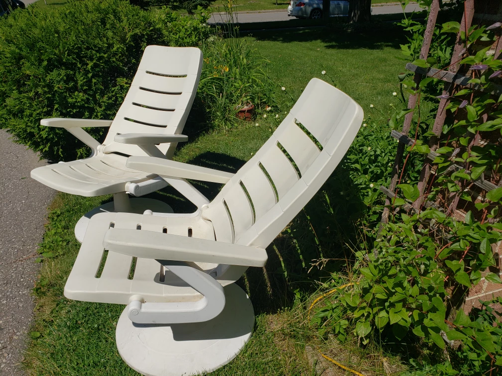 Two Plastic Swivel Patio Chairs - photo 5