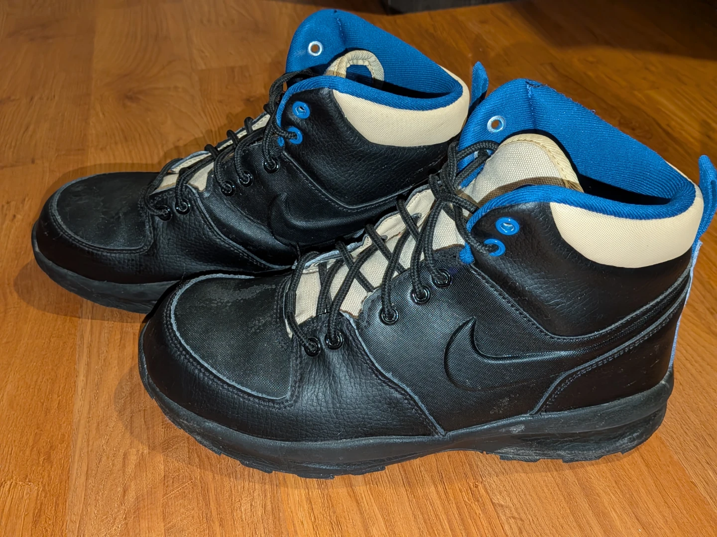 Nike Mid-Top Sneakers 7Y ⚽