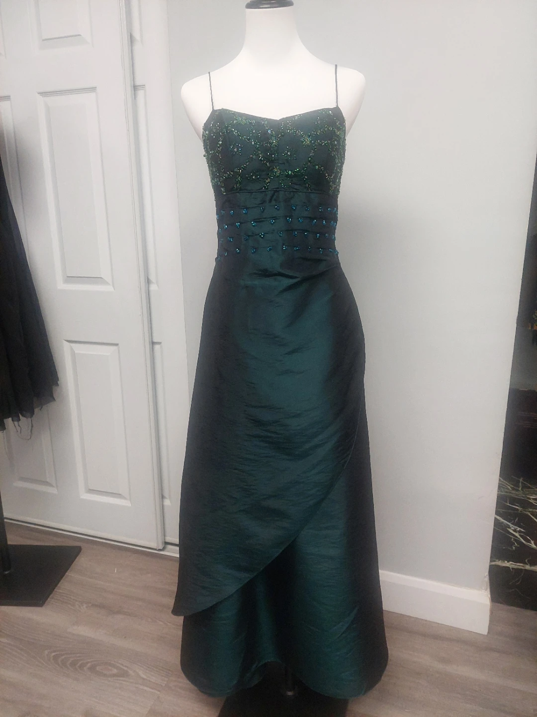 Green Beaded Evening Gown - photo 5