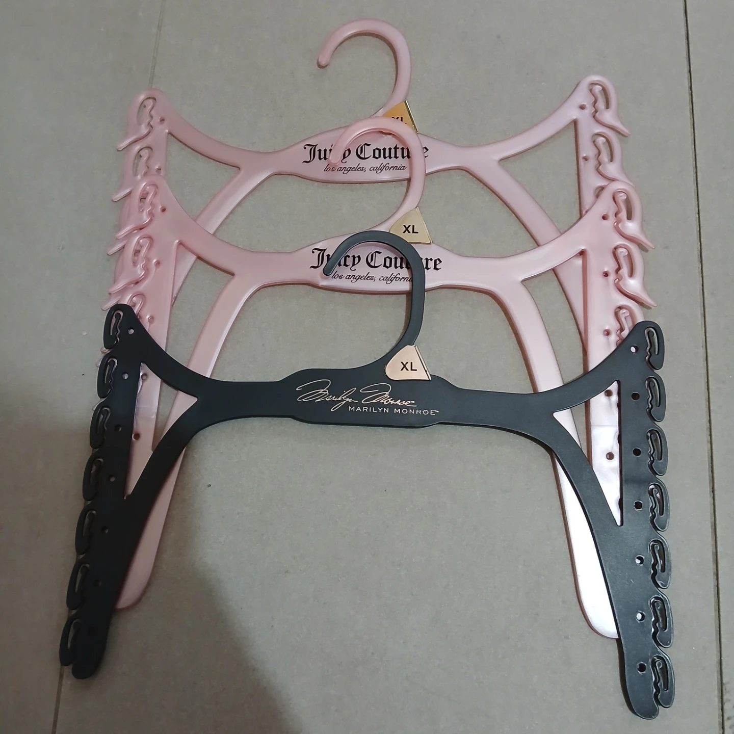 ⚽ Juicy Couture & Marilyn Monroe Hanger Set
