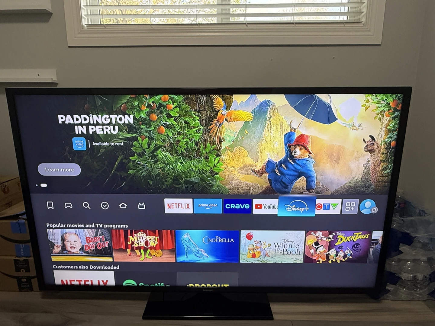 55 Inch Samsung Smart UHD TV - photo 2