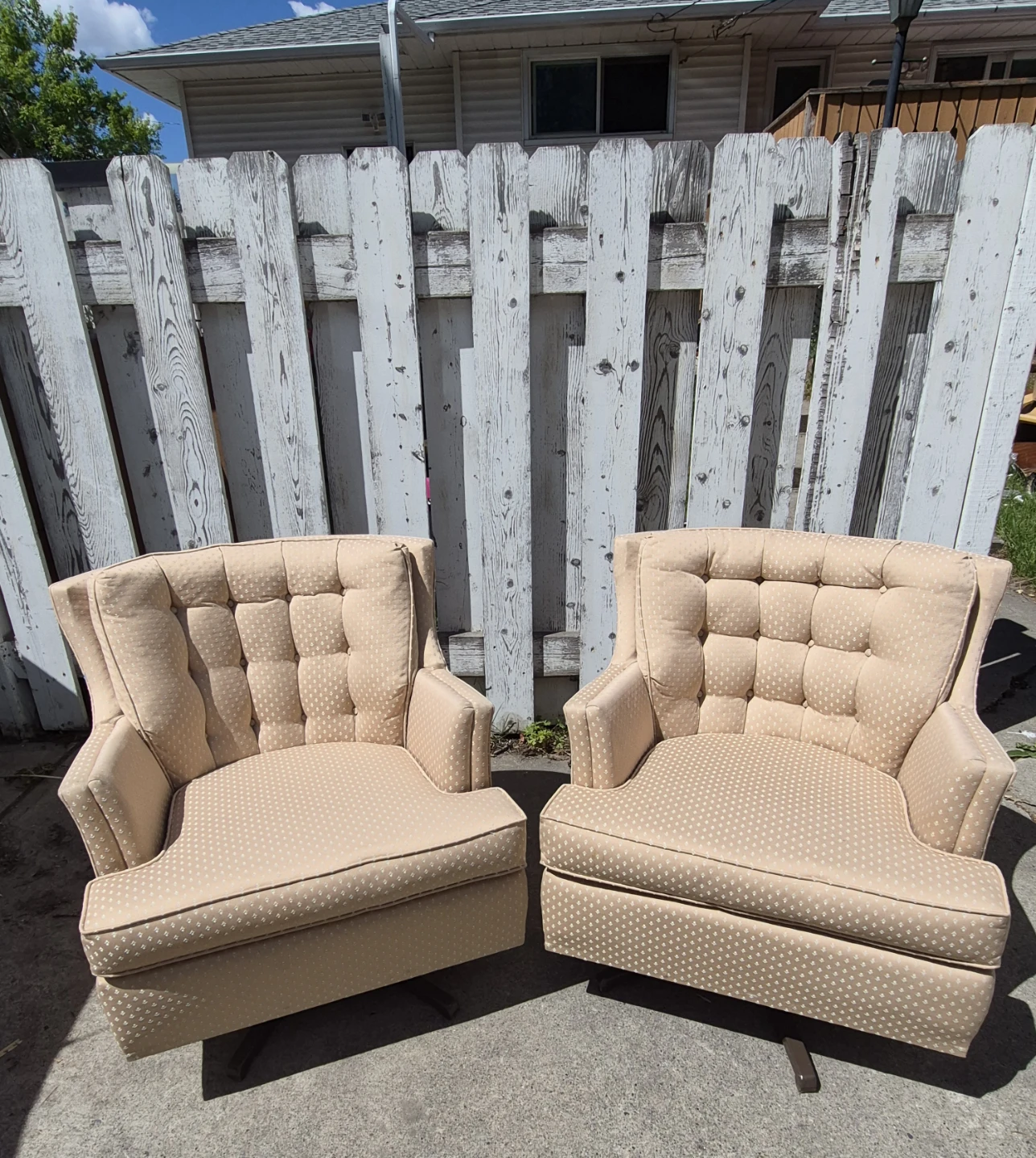 Pair of beige upholstered swivel accent chairs - photo 2