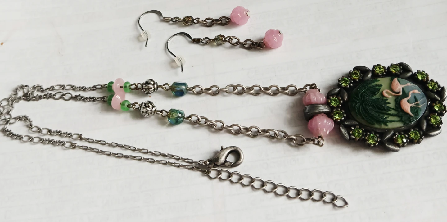 Flamingo Cameo Pendant Necklace and Earrings Set - photo 2