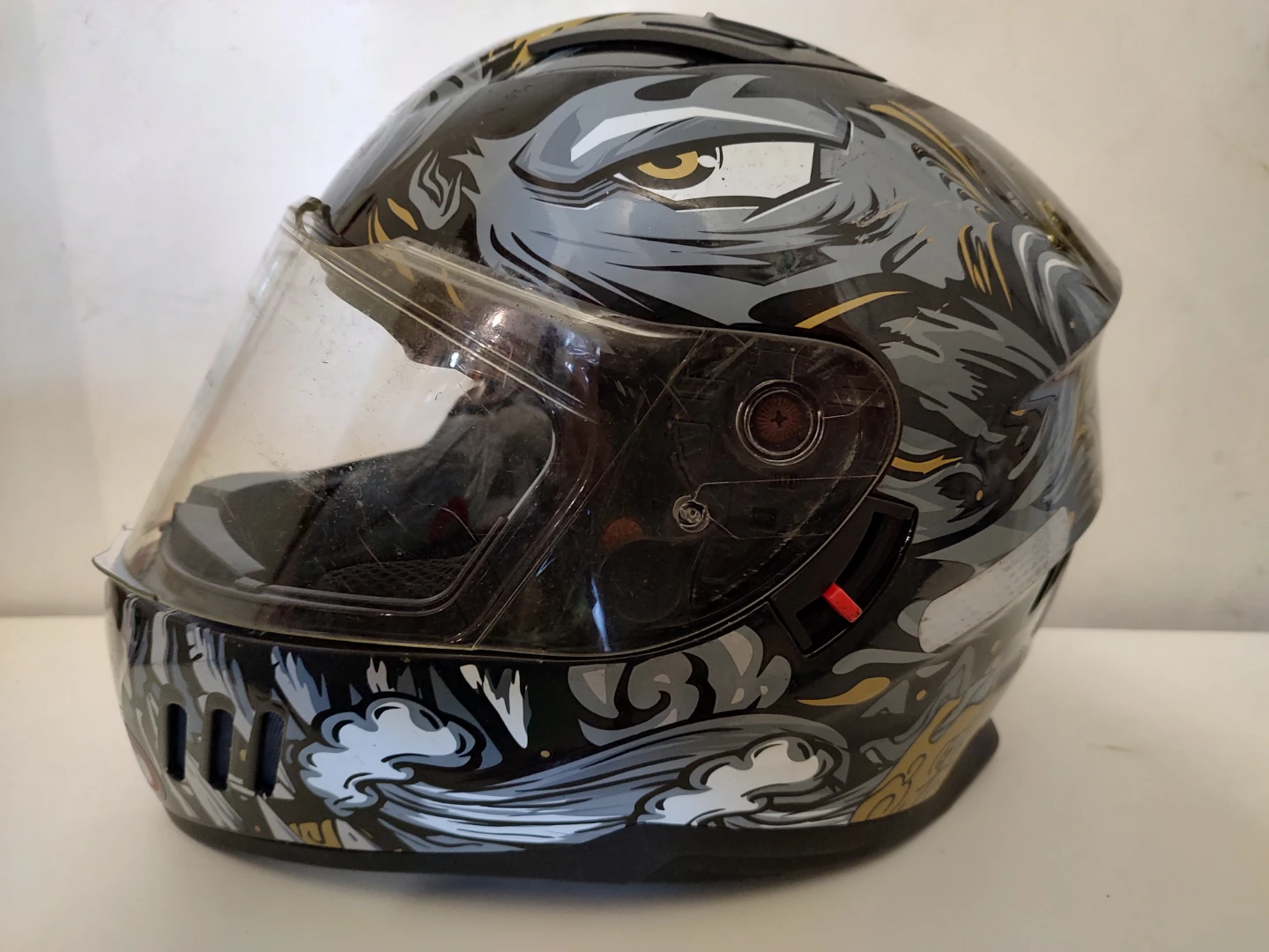 For sale RNG Motorcycle Helmet - Wolf Graphic, downtown - photo 5