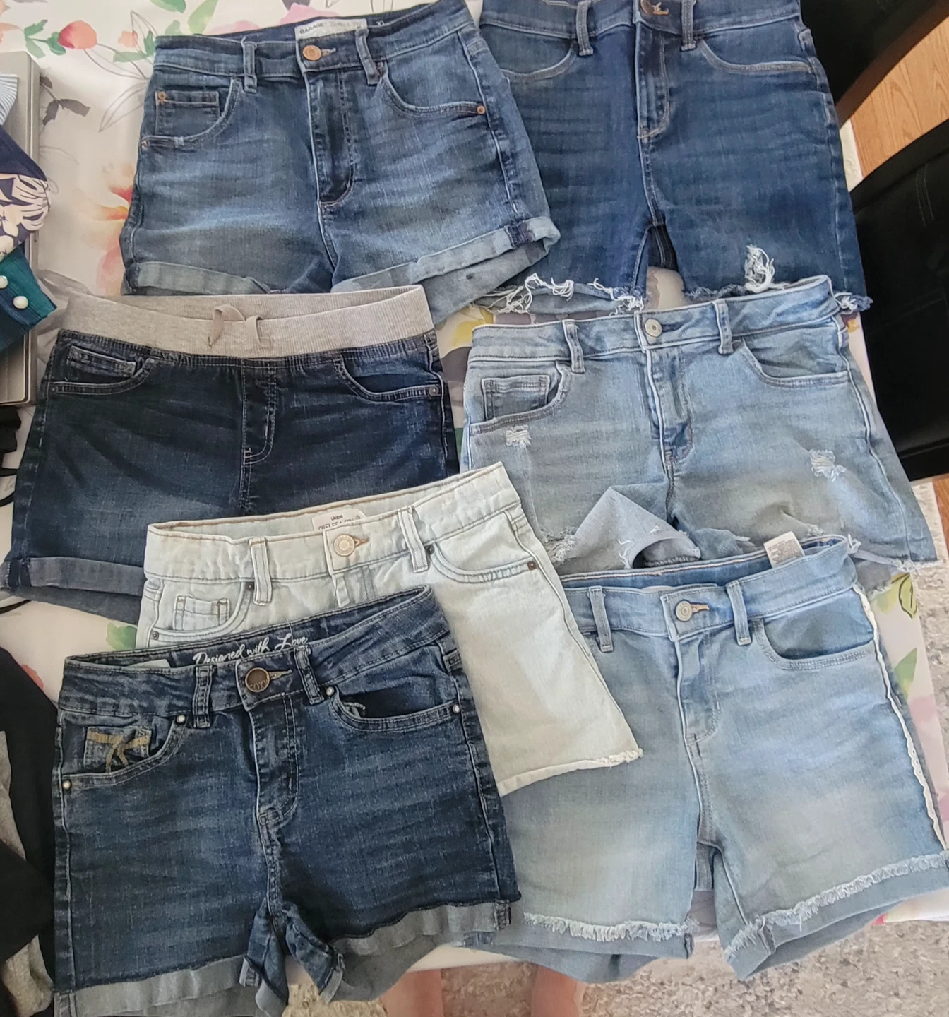 Bundle of 7 Girls Denim Shorts, size 12 - photo 3