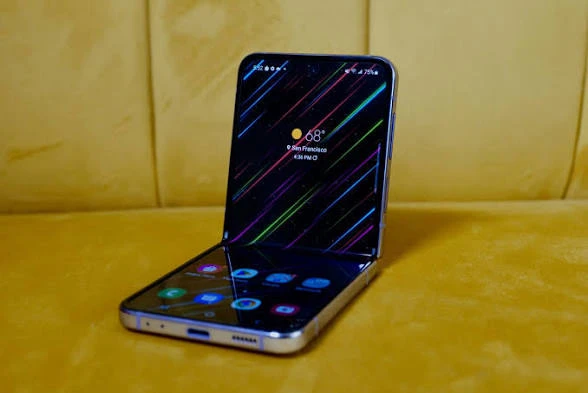 Samsung Galaxy Z Flip 4 - photo 3