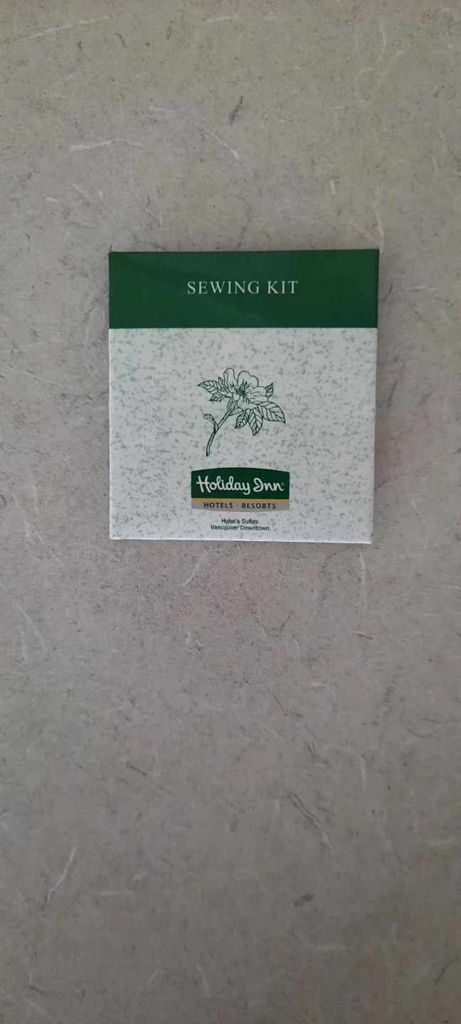 Holiday Inn Sewing Kit / Travel Size