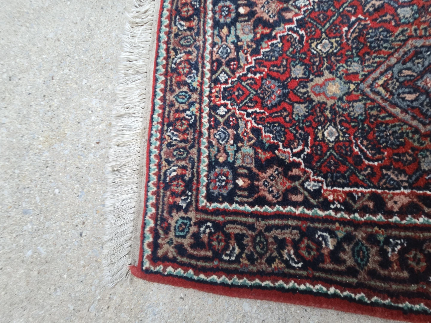 Small Indian (Bidjar) Persian Area Rug - photo 5