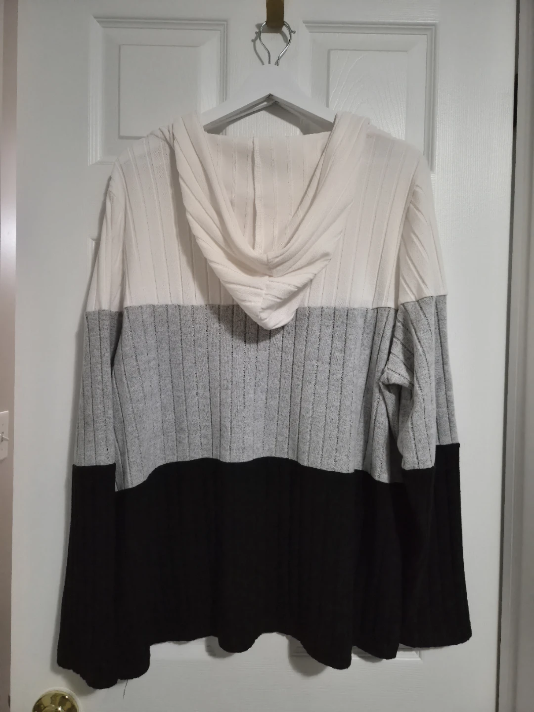 SHEIN CURVE Colour Block Hoodie - photo 3