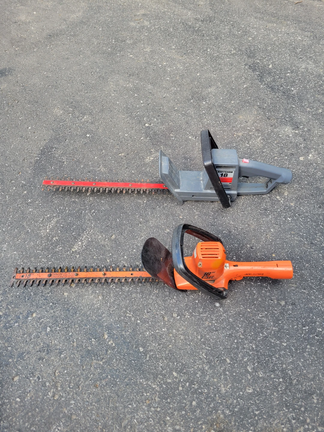 18" Hedge Trimmers- B & D & Craftsman Electric like new - photo 3