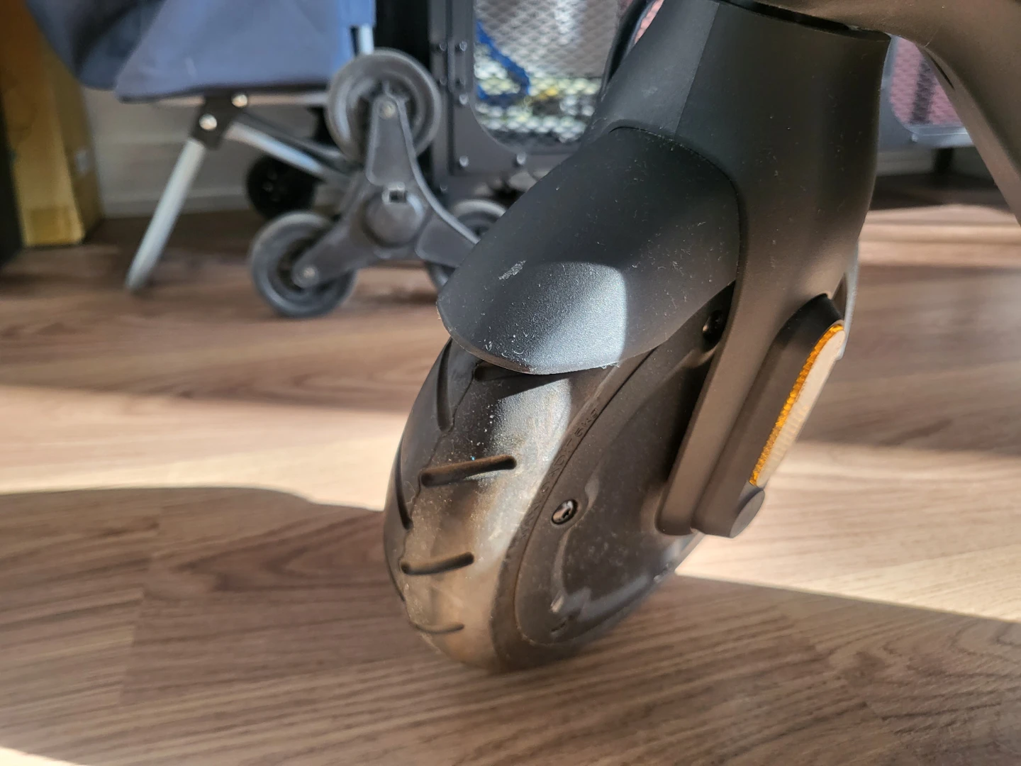 Segway Ninebot KickScooter E2 Plus Electric Scooter – Like New! - photo 5