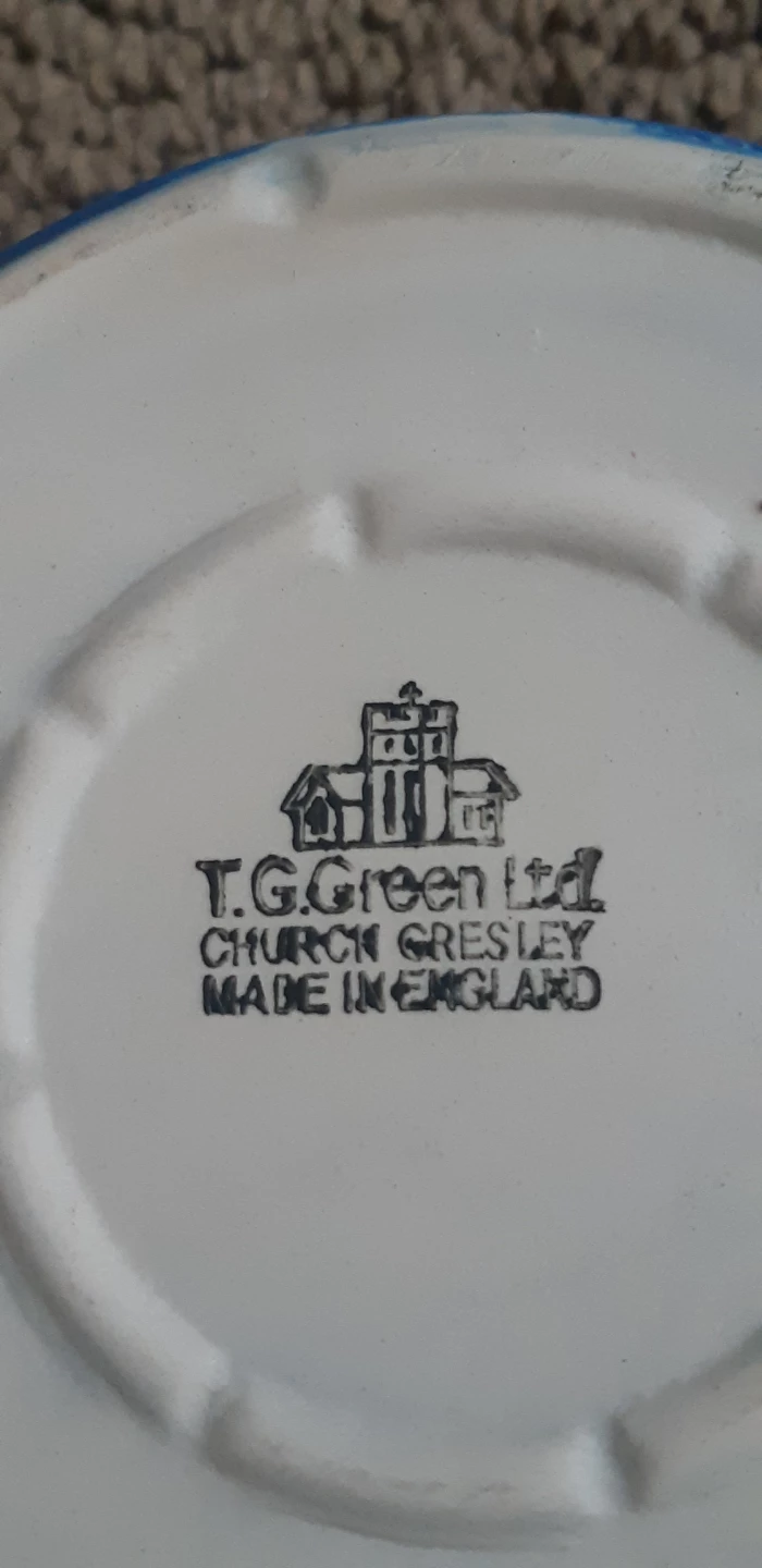 Small Ceramic Casserole Dish with Lid - photo 3