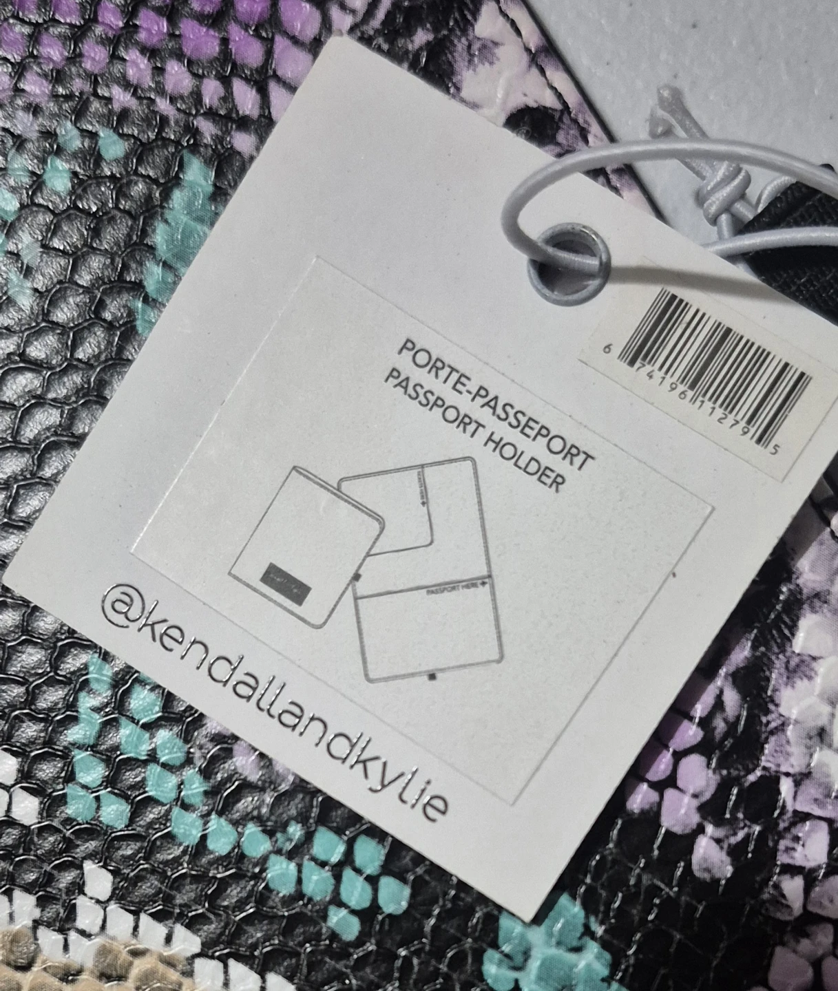 Kendall & Kylie Snake Print Passport Holder - photo 3