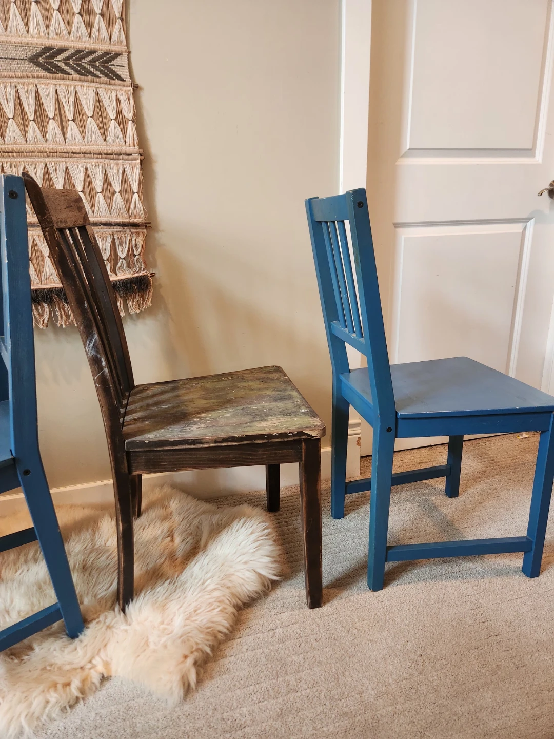 Set of 4 solid wood dining Chairs, delightfully distressed! - photo 4