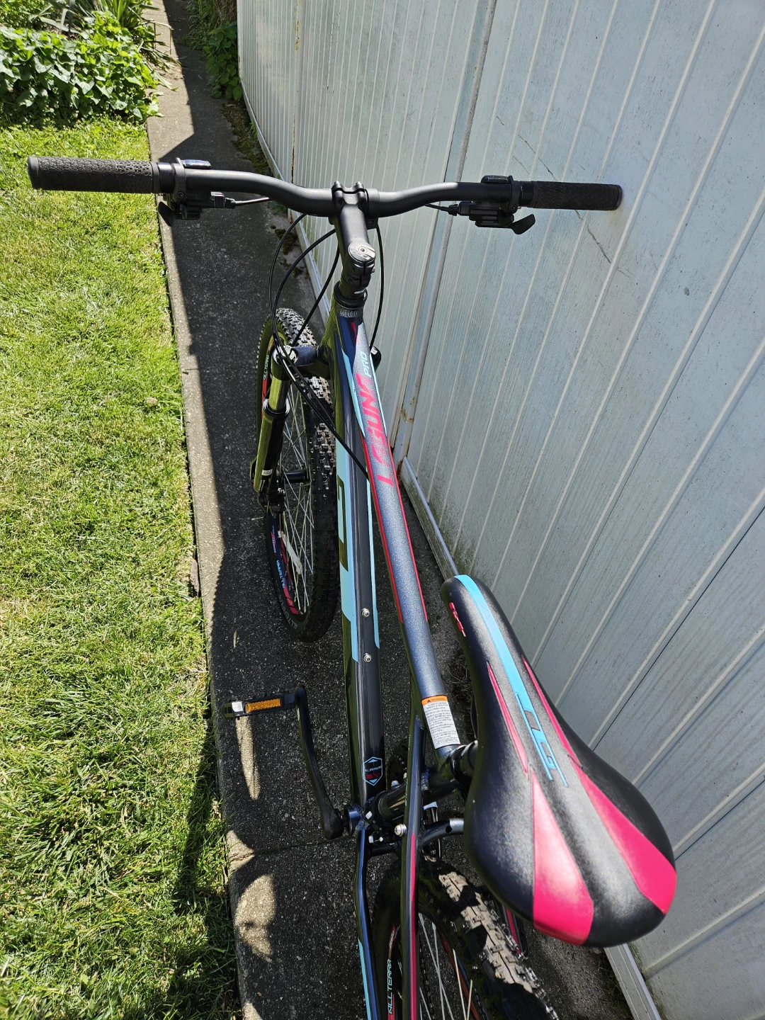 GT Mountain Bike - photo 4